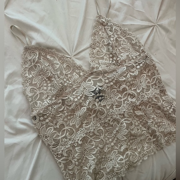 Forever 21 laced tank - Picture 1 of 2